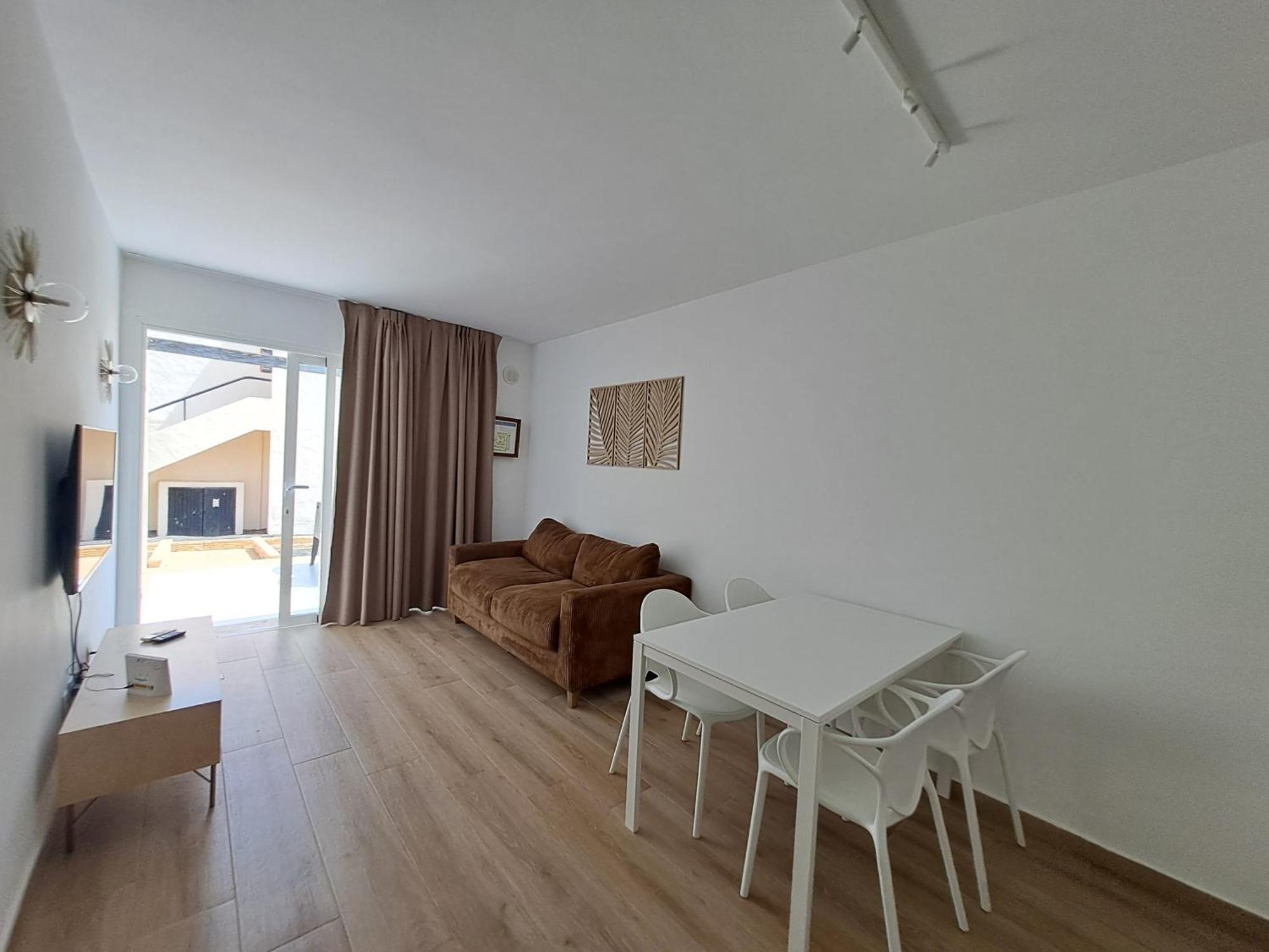 Homeforguest Apartamento 15 Con Terraza Y Piscina En คอร์ราเลโฮ ภายนอก รูปภาพ