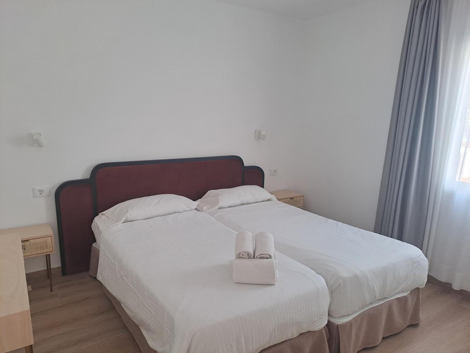 Homeforguest Apartamento 15 Con Terraza Y Piscina En คอร์ราเลโฮ ภายนอก รูปภาพ