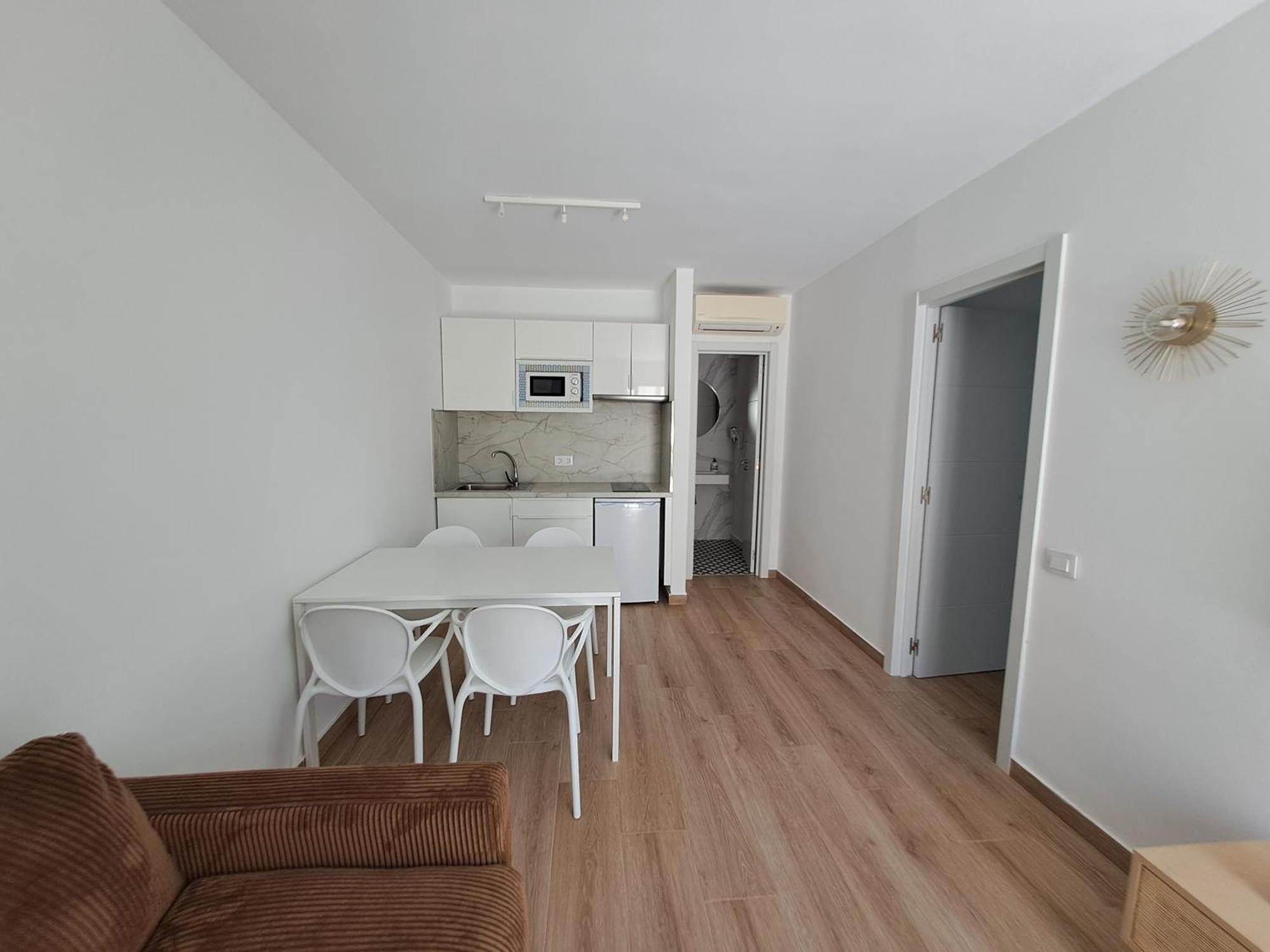 Homeforguest Apartamento 15 Con Terraza Y Piscina En คอร์ราเลโฮ ภายนอก รูปภาพ